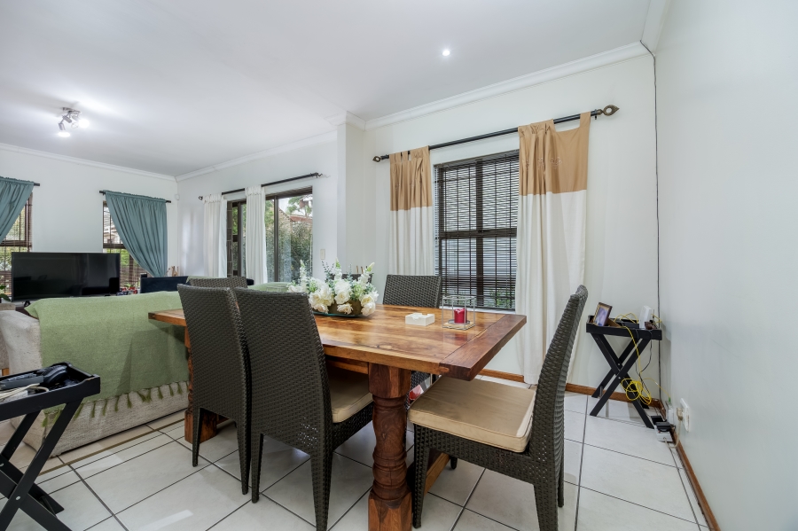 To Let 4 Bedroom Property for Rent in Jakarandas Western Cape